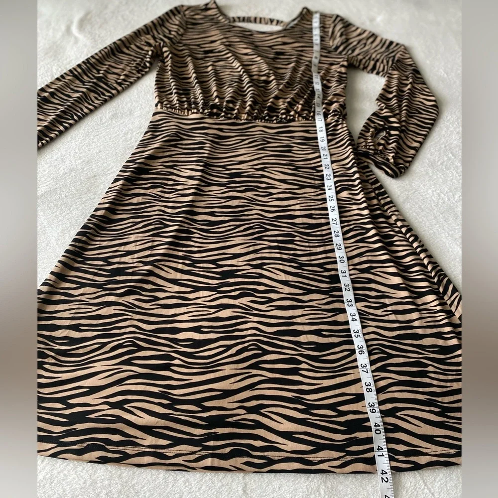🆕 LOFT Dress in Black/Tan Zebra Pattern, Size 6 - Picture 9 of 12
